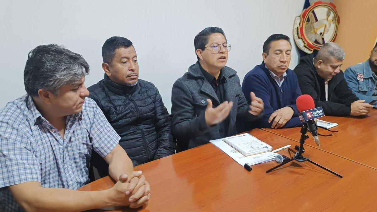 Dirigentes del Frente Unitario de Trabajadores del Azuay anunció que se sumará a l marcha social del 13 de marzo.