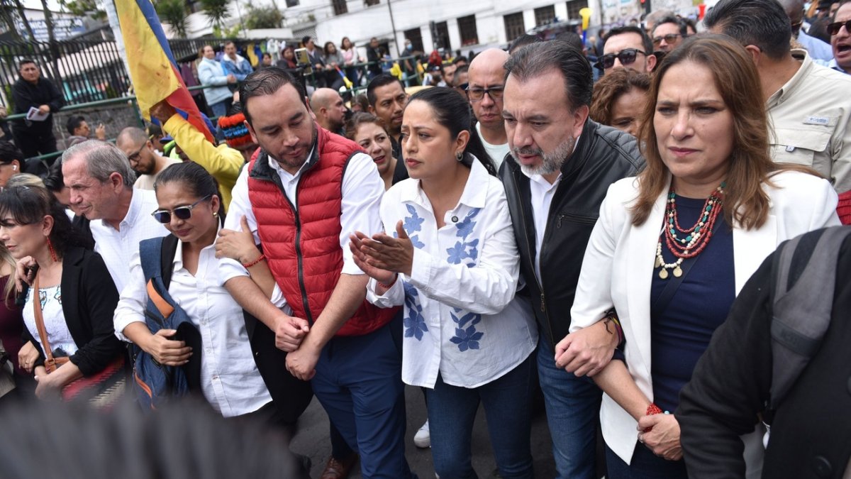 La prefecta Paola Pabón y el alcalde de Quito Pabel Muñoz anunciaron que irán a la Corte Constitucional.