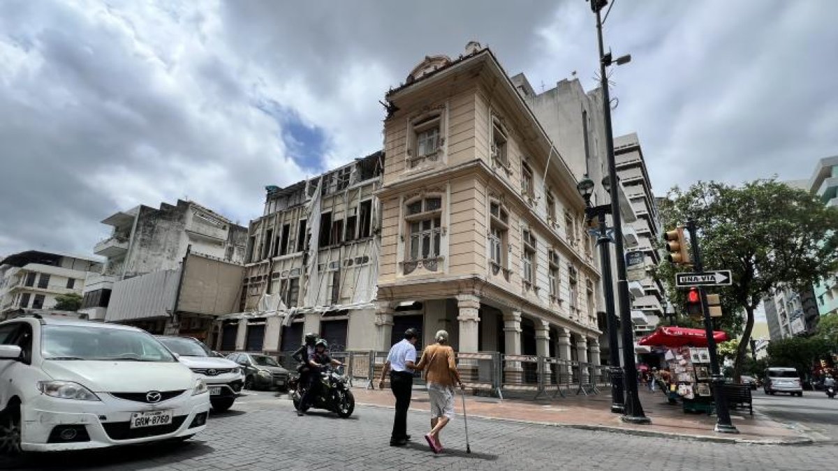 La casa Tola está ubicada en 9 de Octubre y Escobedo, centro de Guayaquil