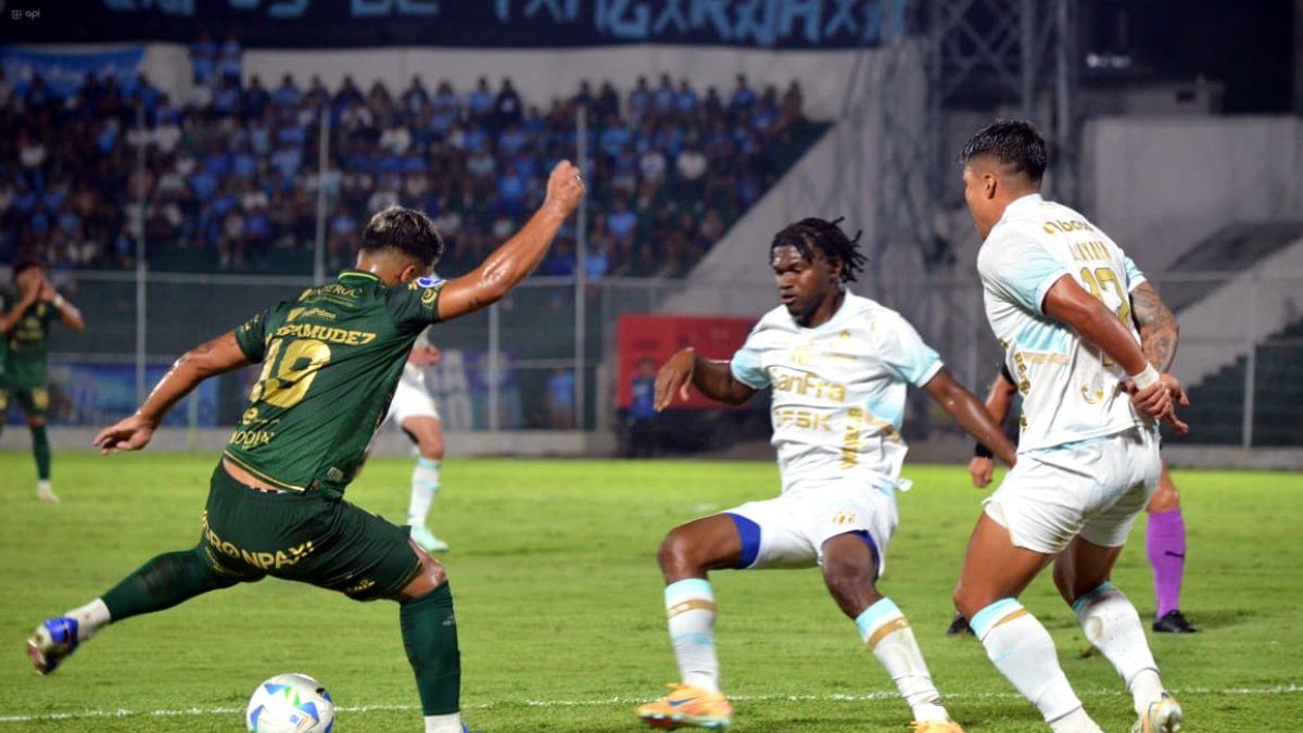 Macará sorprendió a Orense en Machala.