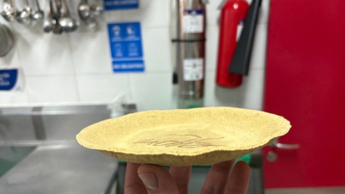 La eliminación de basureros en talleres culinarios impulsó la creación de un biomaterial hecho con subproductos locales.