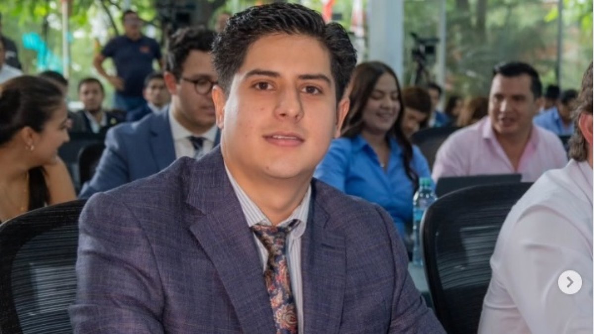 Paco Cepeda se expresó en redes sociales tras el debate en el Pleno.