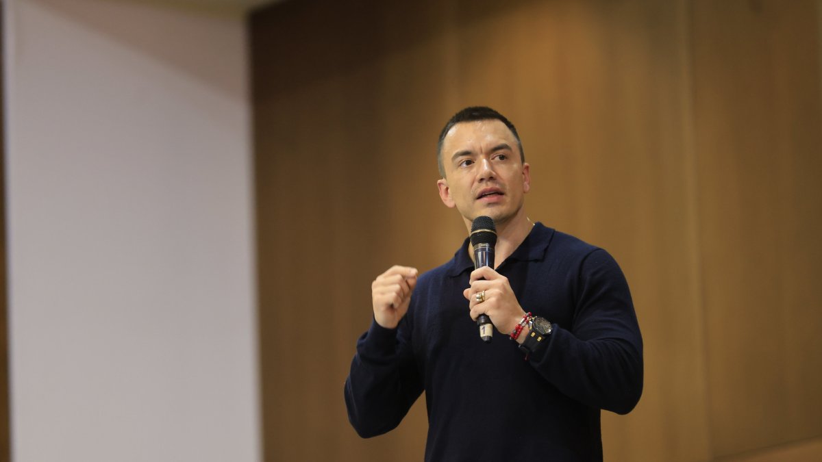 Daniel Noboa abordó su agenda internacional y seguridad en entrevista radial.