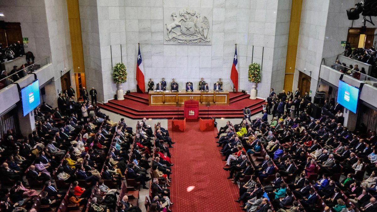 Asistentes del salón plenario del Congreso Nacional, en Valparaíso (Chile).