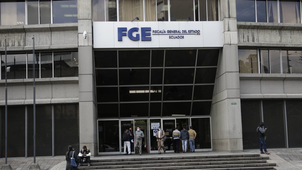 El periodo de un fiscal general del Estado es de seis años.