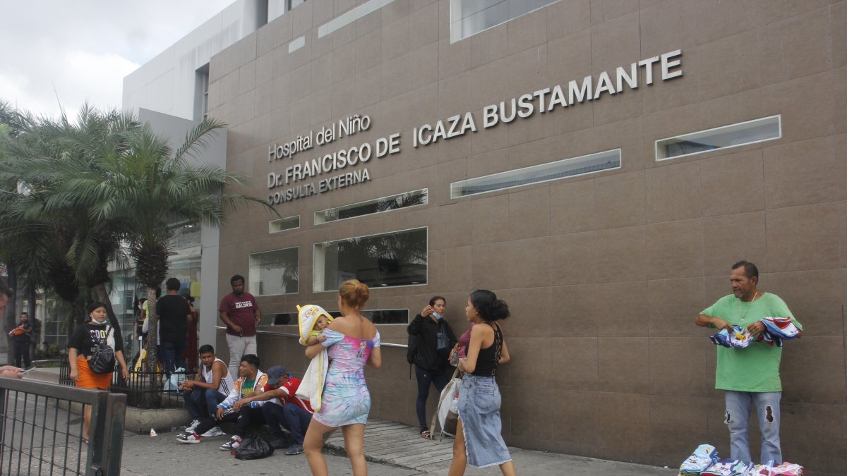 Vista del Hospital Pediátrico Francisco Icaza Bustamante, uno de los principales centros de salud de la ex Zonal 8 antes de su transición al modelo provincial del MSP.