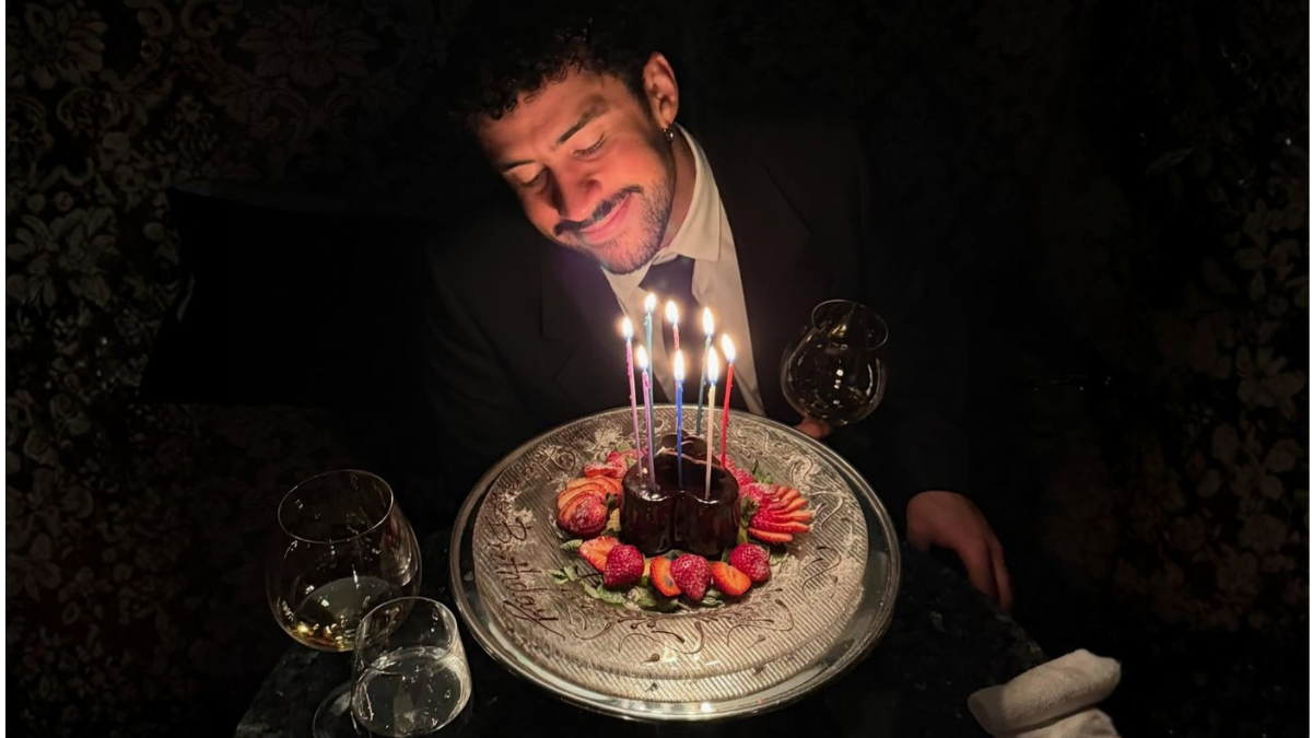 El reguetonero puertorriqueño reapareció en Instagram para festejar su cumpleaños número 32 con una imagen frente a un pastel.