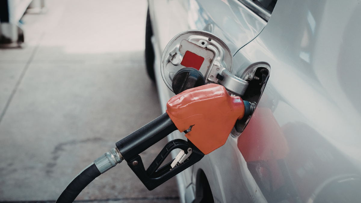 Referencial. El precio de la gasolina en Ecuador podría incrementarse hasta un 5 %, según el nuevo esquema de ajustes anunciado por el Gobierno.