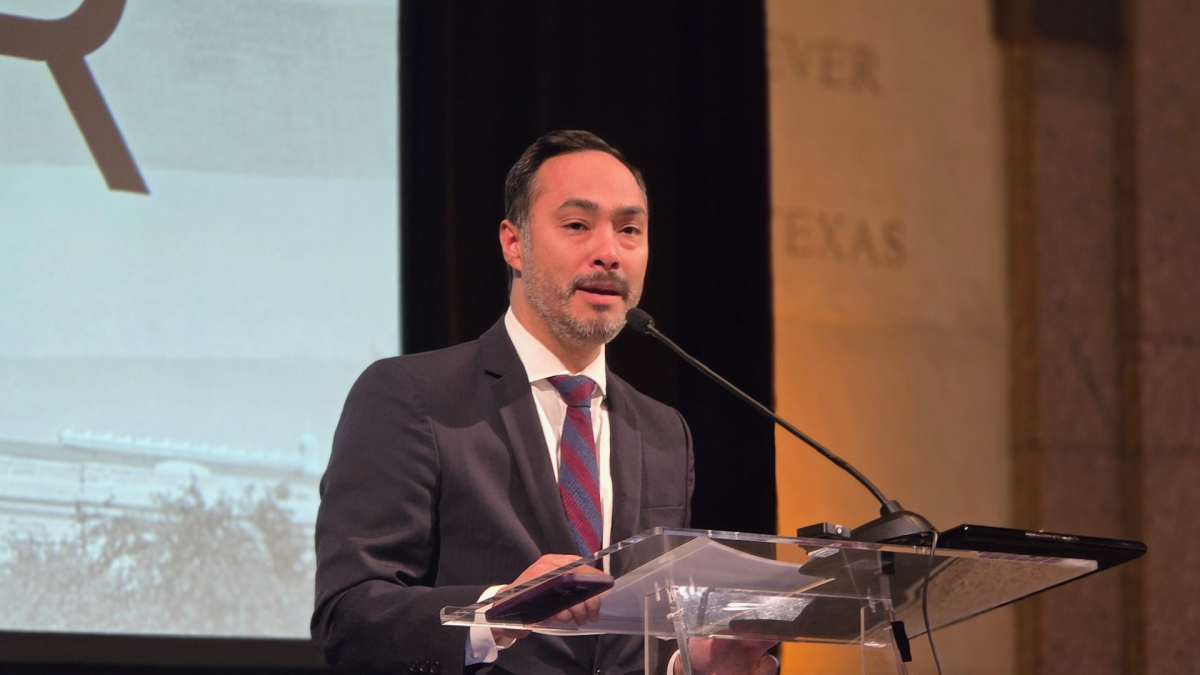 Legislador denuncia que Estados Unidos deportó a un bebé enfermo de apenas dos meses, generando cuestionamientos sobre la política migratoria.