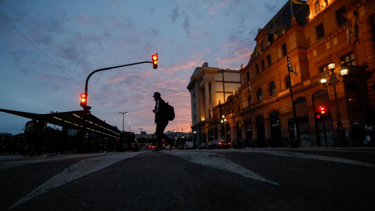 La estación ferroviaria de Plaza Constitución en la Ciudad de Buenos Aires, durante una huelga general en protesta contra el proyecto de reforma laboral.