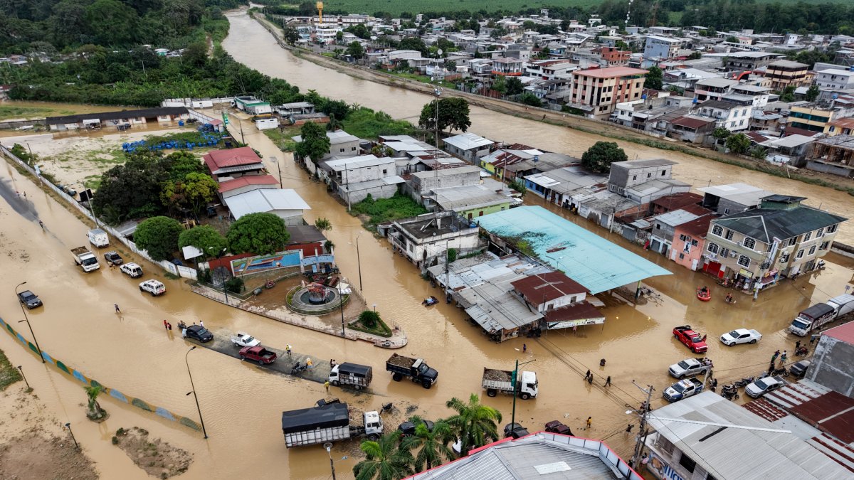 En Balao viven en constante inundación en este invierno.