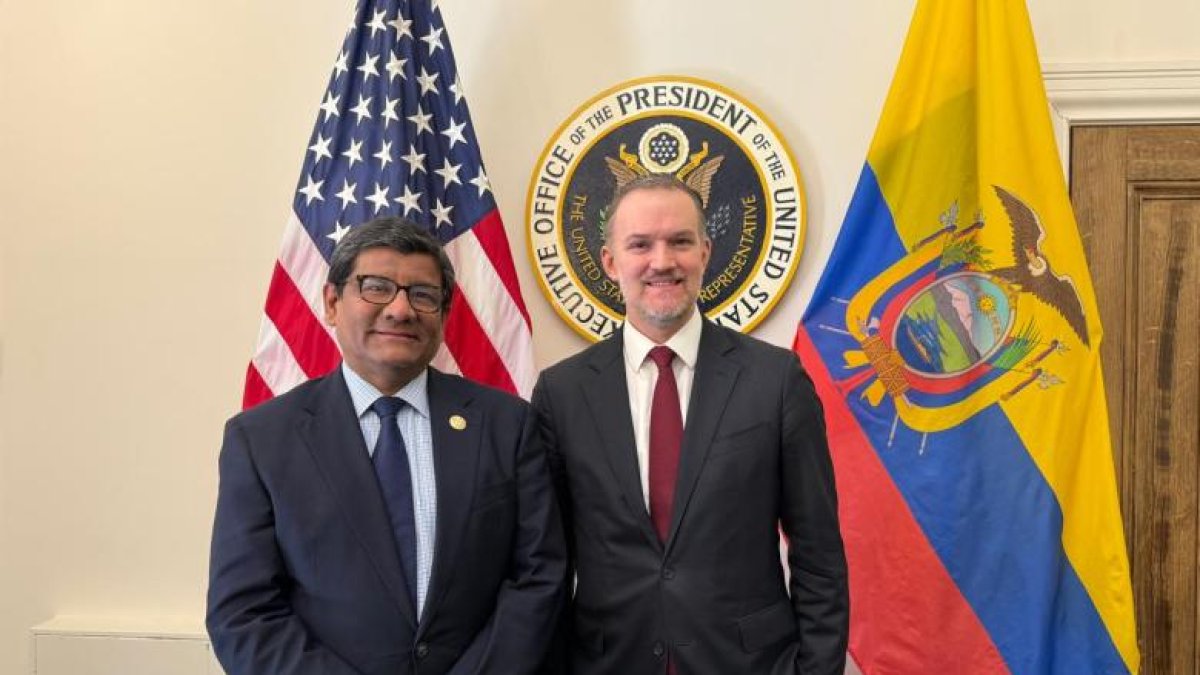 El ministro de Producción, Luis Alberto Jaramillo, junto a un representante del gobierno de EE.UU.