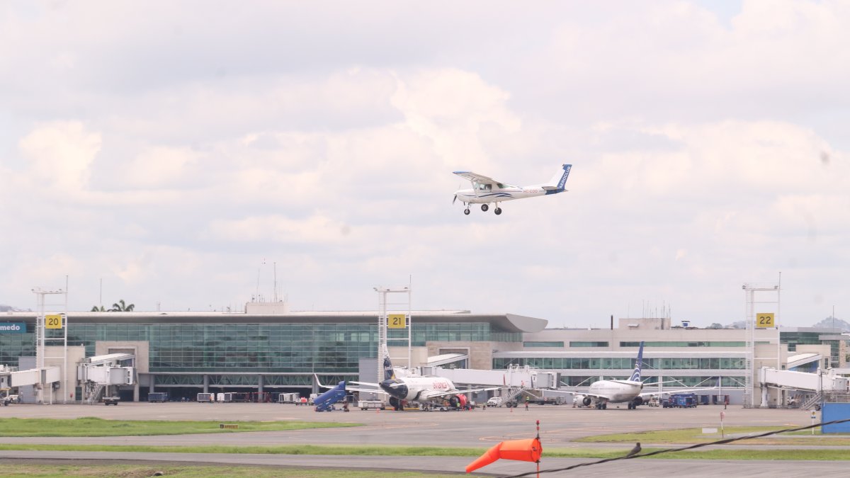 La competencia municipal para el tema aeroportuario en Guayaquil está en polémica tras el pedido del Gobierno para modificar el directorio de la Autoridad Aeroportuaria.