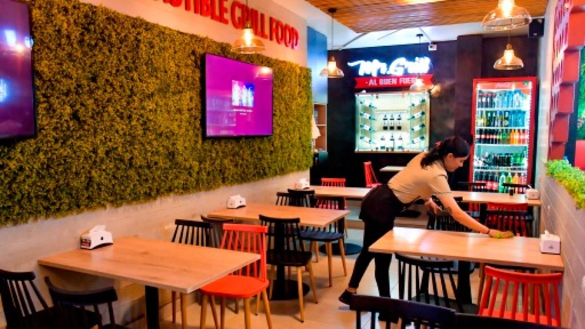 En el trabajo por la noche se mantiene el pago extra según la ley.