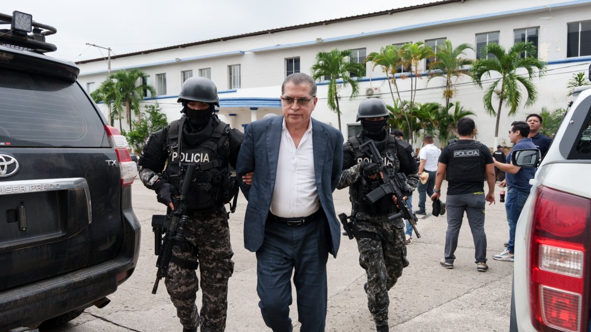 El juez Ángel Enrique Tapia Vélez es detenido por supuesto tráfico de influencias.