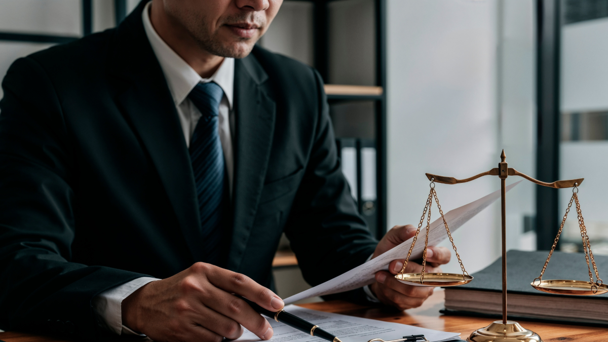 Referencial. El uso de informes reservados en procesos judiciales en Ecuador genera debate sobre transparencia y garantías legales.