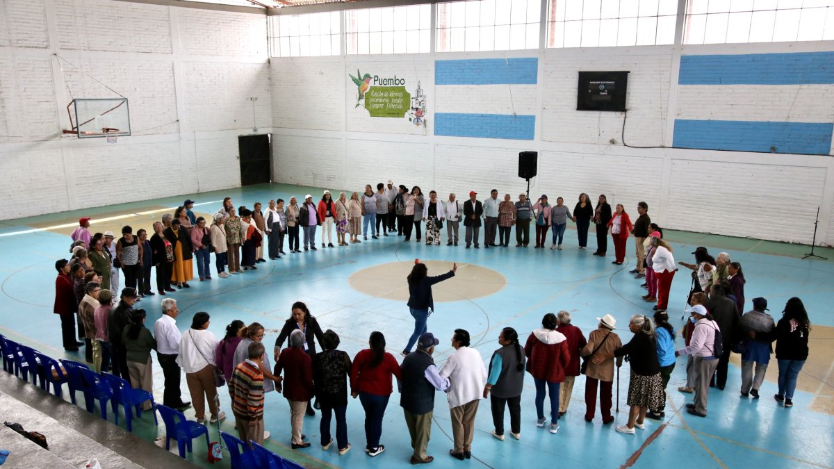 Los adultos mayores temen perder terapias físicas y talleres que realizan para cuidar su salud.