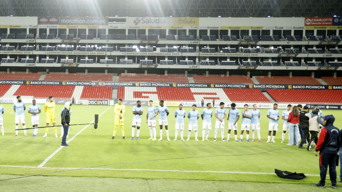 Universidad Católica se presentó en el estadio Rodrigo Paz Delgado el sábado 21 de febrero.