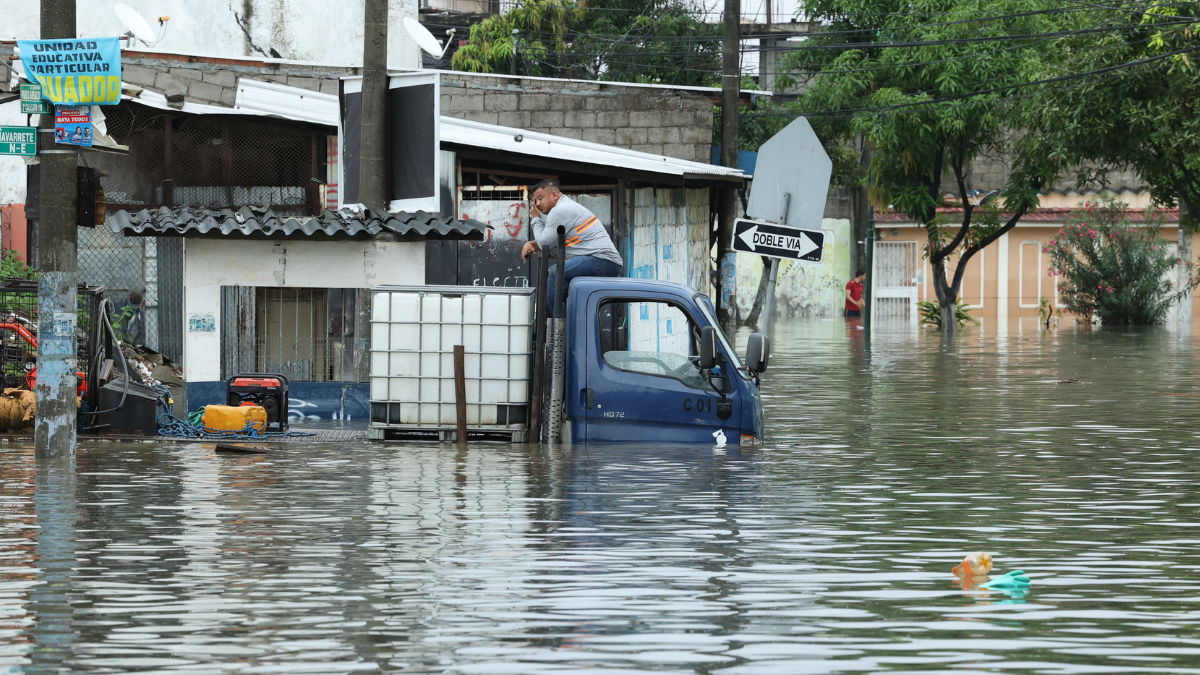 Milagro. Uno de los riesgos es que las vías queden inundadas en los próximos días