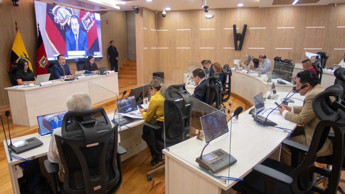 En la sesión extraordinaria del 18 de marzo de 2026 se aprobó la implementación del Sistema Integrado de Recaudo.