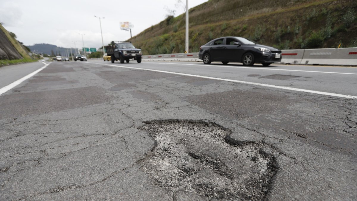 En la Ruta Viva se han identificado cinco puntos críticos para la seguridad vial. Muñoz reconoció el mal estado de la vía.