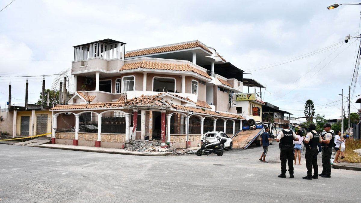 Dos ataques con explosivos el 26 de febrero de 2026 dejaron daños materiales y un menor herido. 