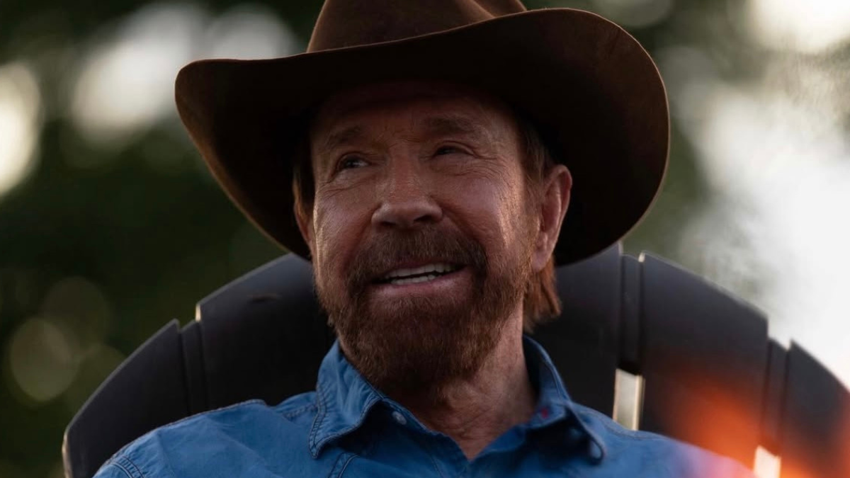 Chuck Norris, actor y leyenda de las artes marciales, consolidó su fama en Hollywood con películas de acción y series televisivas.