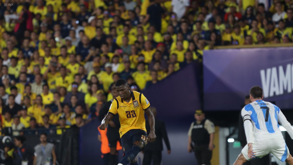 Moisés Caicedo fue expulsado el 9 de septiembre de 2025 en el partido entre Ecuador y Argentina.