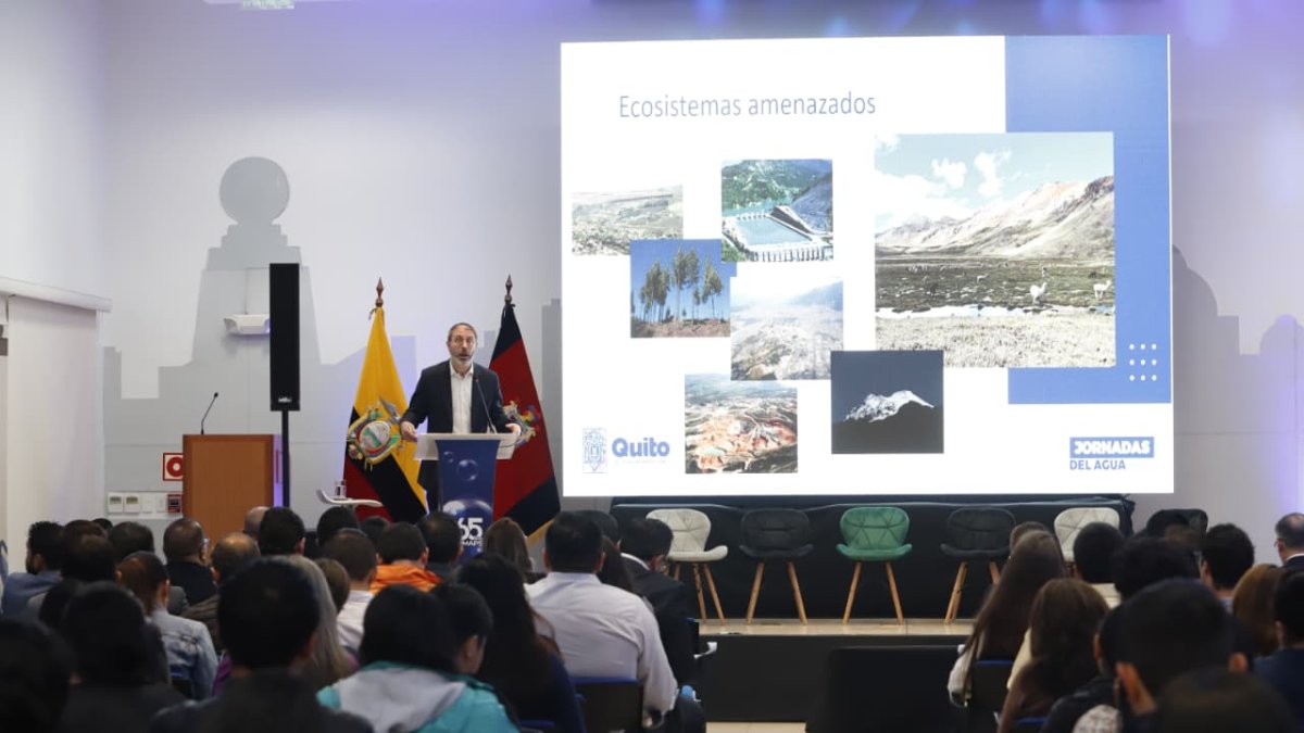 El primer encuentro de las Jornadas del Agua 2026 reunió a la academia, especialistas del sector y la ciudadanía.