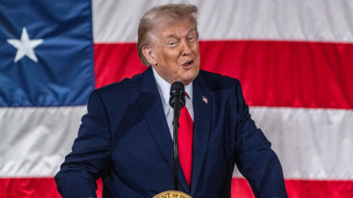 Trump reiteró ante la prensa que Estados Unidos e Irán han sostenido conversaciones recientes.