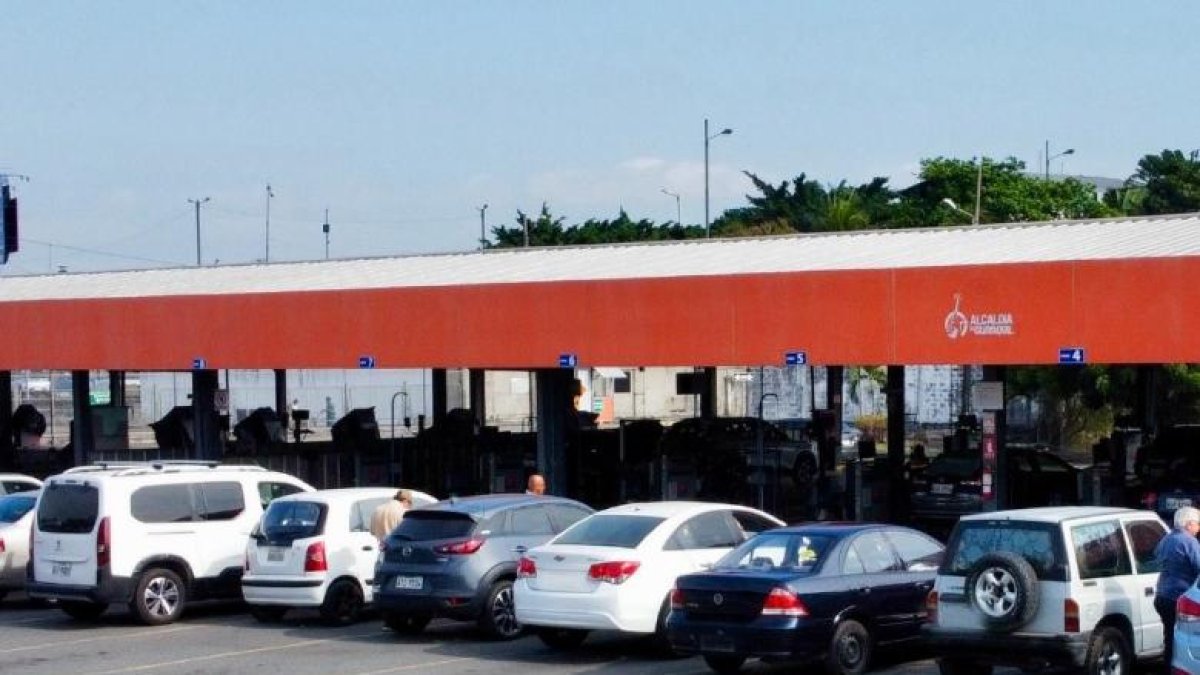 La revisión técnica vehícular se mantiene 100% operativa en Guayaquil.