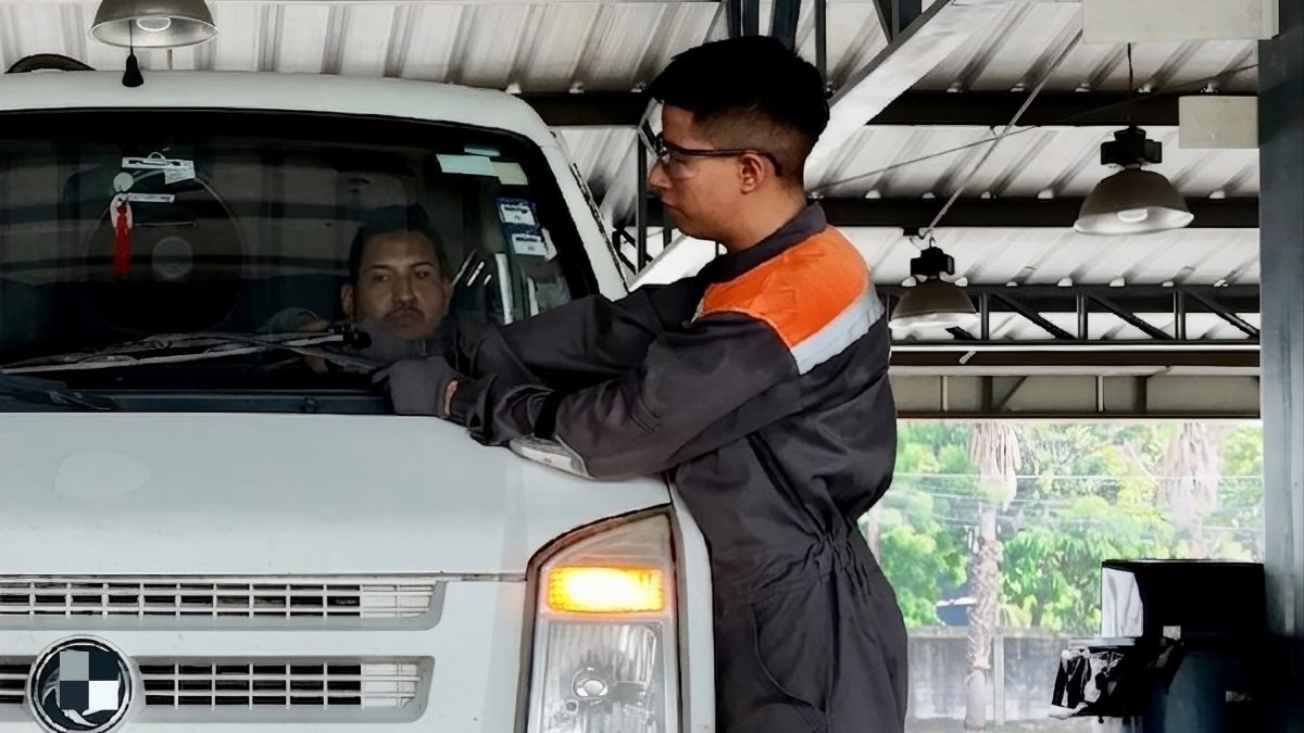 El chequeo a los vehículos se realiza en los centros del consorcio SGS – Revisiones Técnicas.