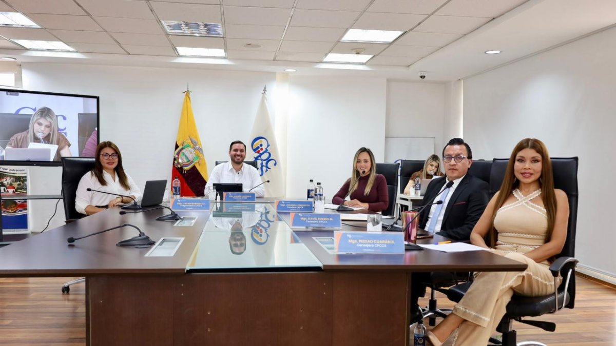 Con cuatro votos a favor, el Pleno del CPCCS aprobó pedir a la Corte Nacional de Justicia el envío de dos nuevos nombres para reemplazar a los candidatos anteriores y completar la terna.