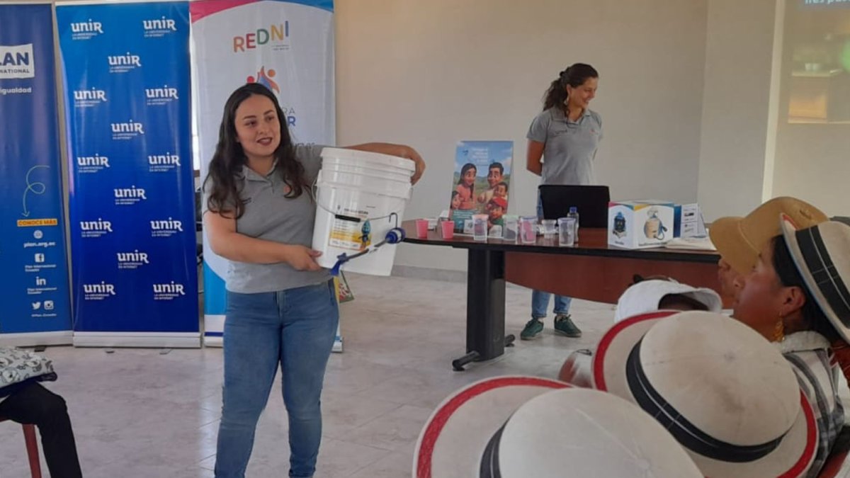 El proyecto EDUWASH beneficia a 1.500 habitantes de la Sierra ecuatoriana, combinando tecnología, educación y acompañamiento comunitario.