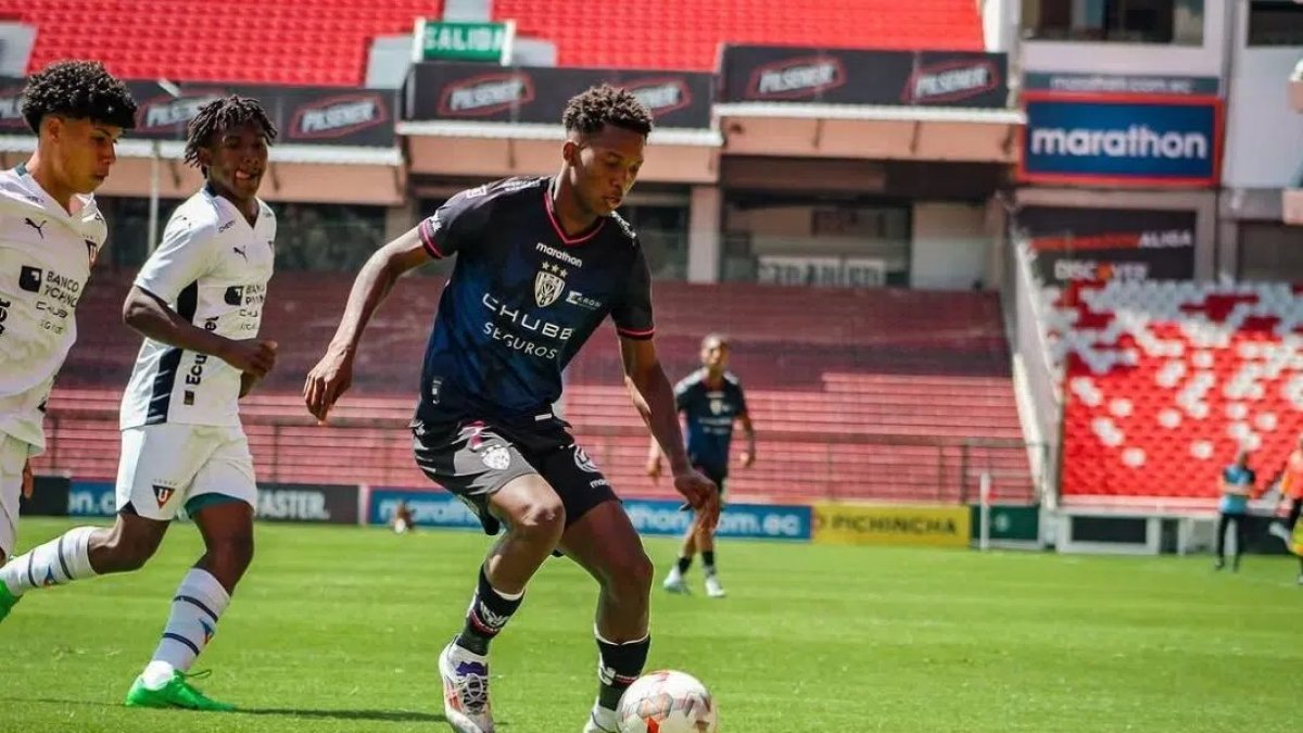 Johan Martínez, con 16 años de edad, podría ser fichado por un grande de Inglaterra.