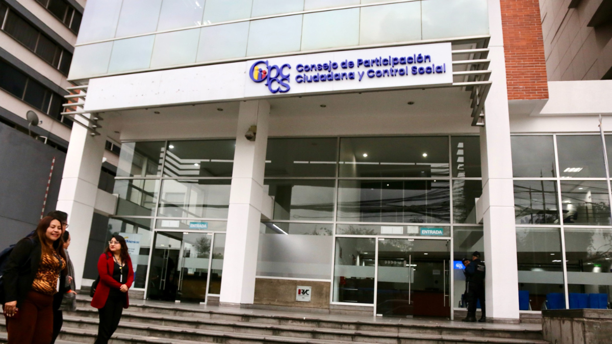 La sede del CPCCS en Quito, escenario de la disputa institucional tras la acusación de Villacís contra Fantoni por desconocer el fallo que la habilita para integrar la Judicatura.