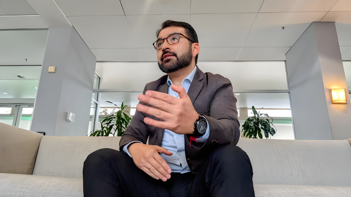 Santiago Cahuasquí, sociólogo político, analista y académico especializado en estudios de democracia.