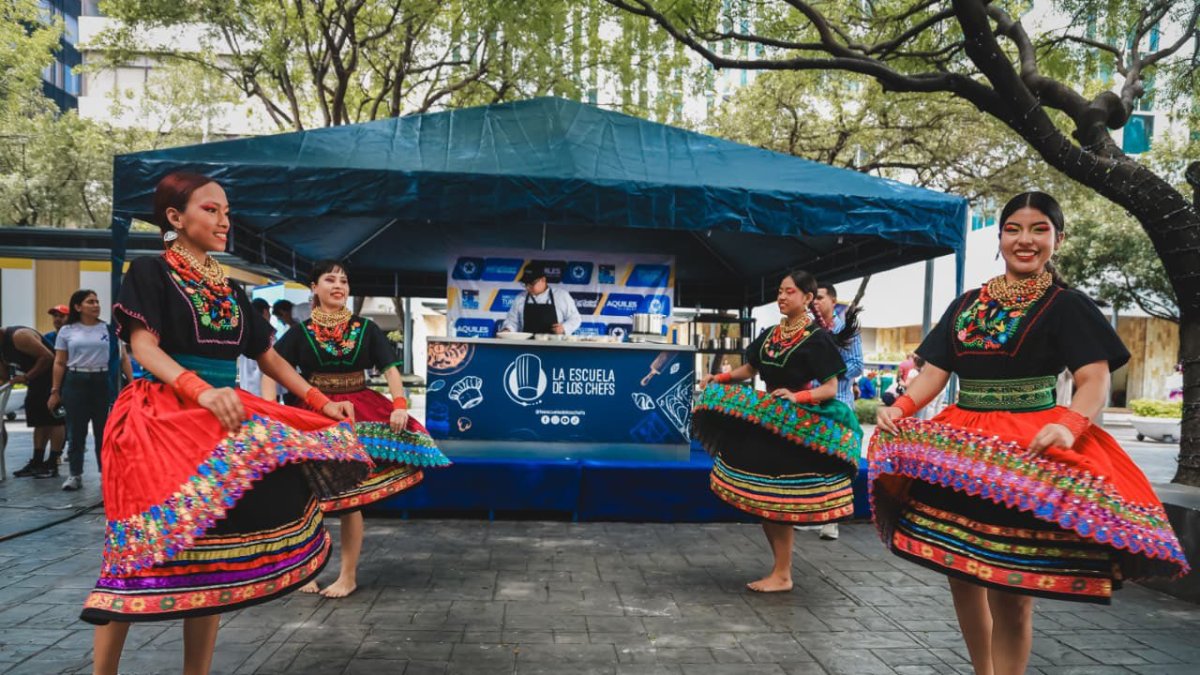 Actividades culturales y recreativas marcan la jornada en el centro.