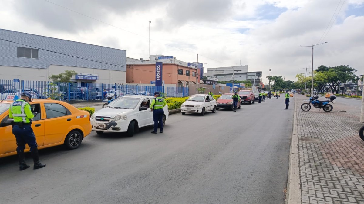 La medida de la ATM aplica únicamente si la causa de la licencia vencida es la suspensión de servicios de la ANT.