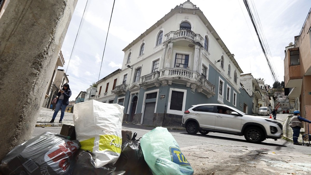 Servicio. Vecinos del sector de La Alameda afirman que en los últimos meses la recolección no se ha cumplido de manera regular.