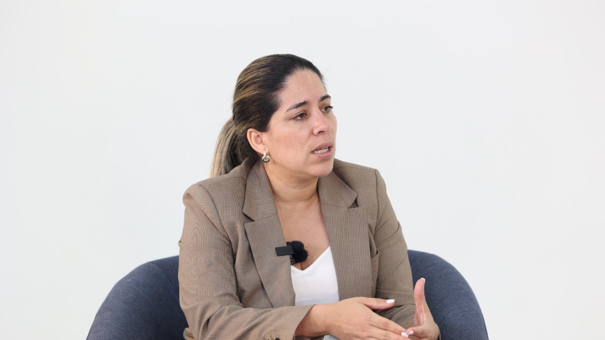 La abogada Mónica Luzárraga ejerce la defensa de los moradores de la avenida Cacique Tomalá que el Ministerio de Infraestructura y Transporte quiere expropiar para la construcción del Quinto Puente.