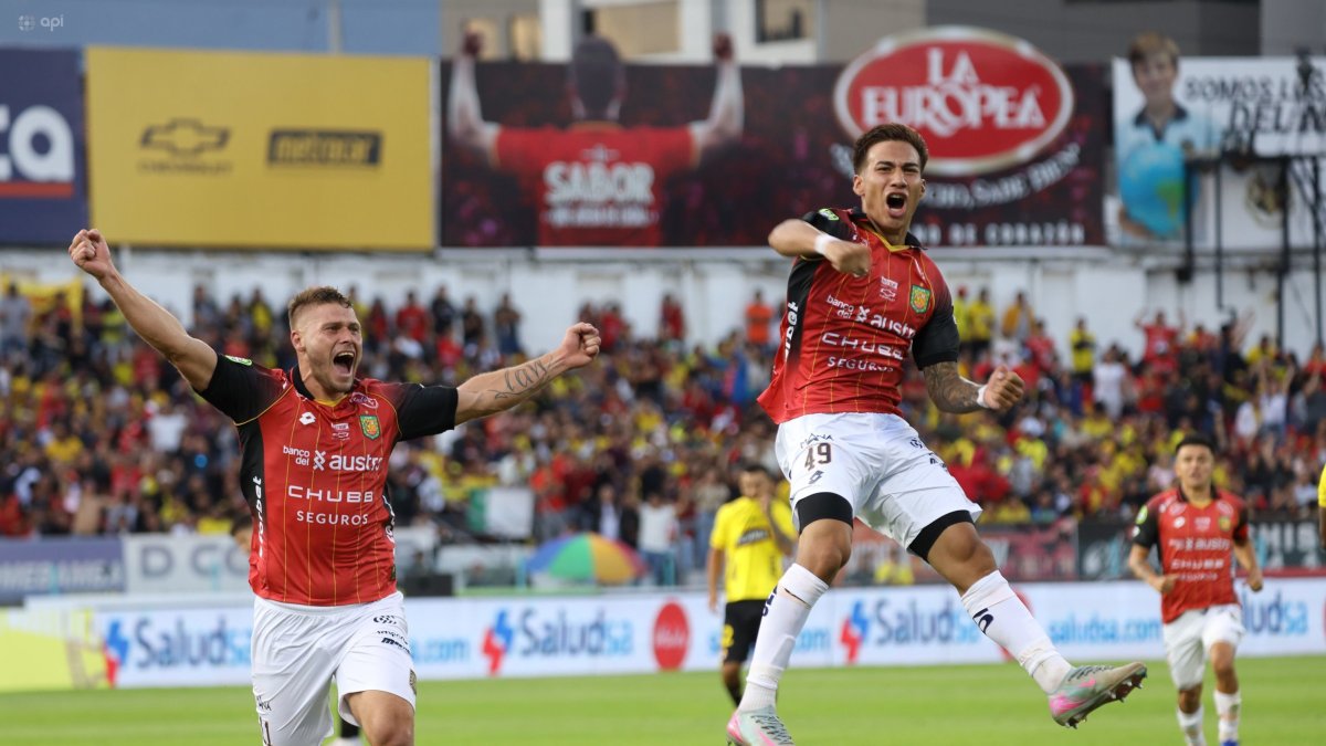 Deportivo Cuenca recibe a Libertad en la Copa Sudamericana 2026.