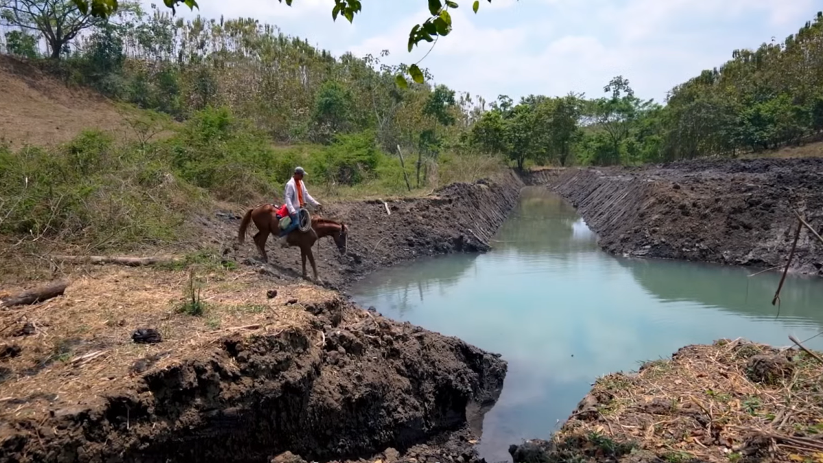 Las albarradas permiten almacenar agua en época lluviosa y reducir la vulnerabilidad agrícola en cantones con déficit hídrico.