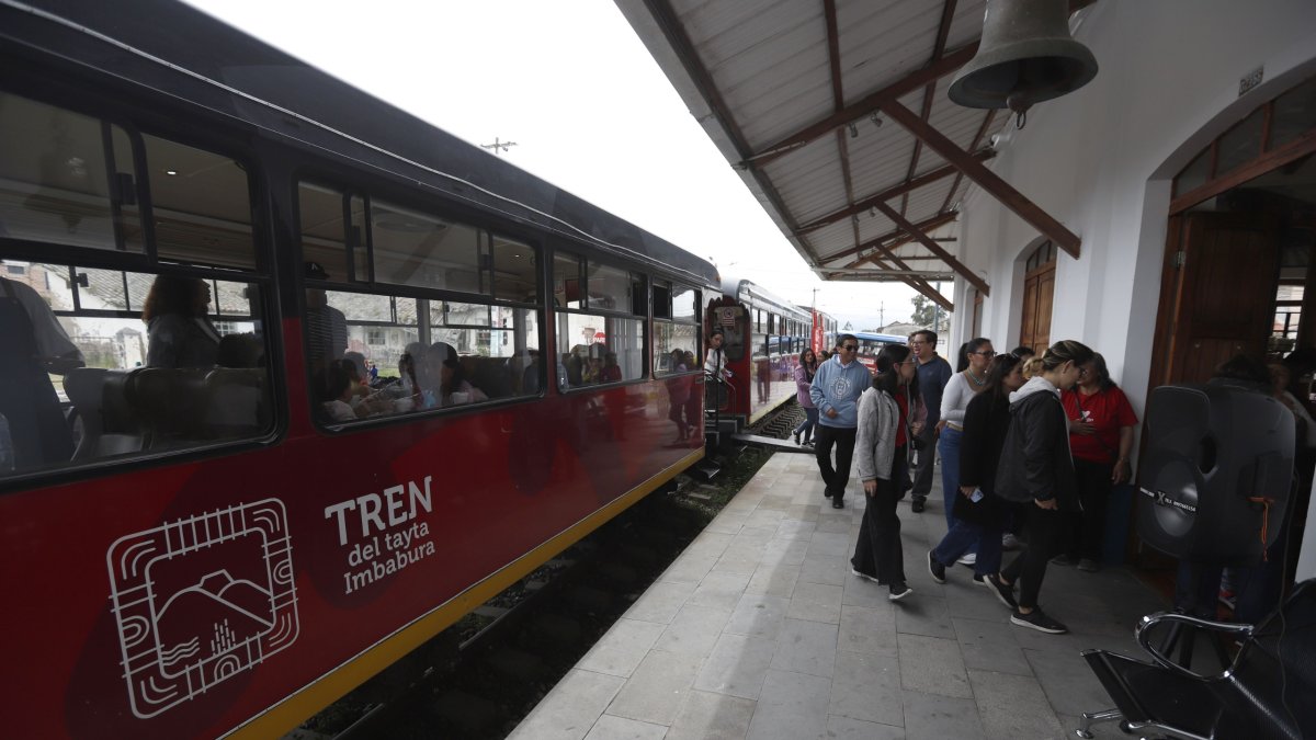 Adultos mayores dicen que hay atraso en la devolución del IVA.