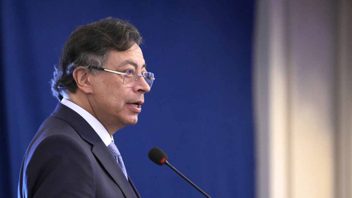 Petro asegura que la vigilancia de ríos y selvas es clave en la lucha contra el narcotráfico.