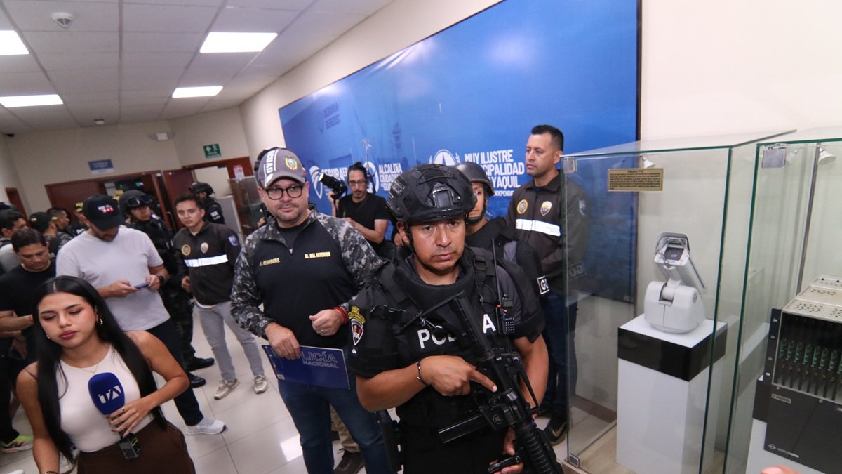 El fundador de Democracia Sí, Gustavo Larrea, señala que buscará la Alcaldía de Guayaquil en las seccionales de 2027.