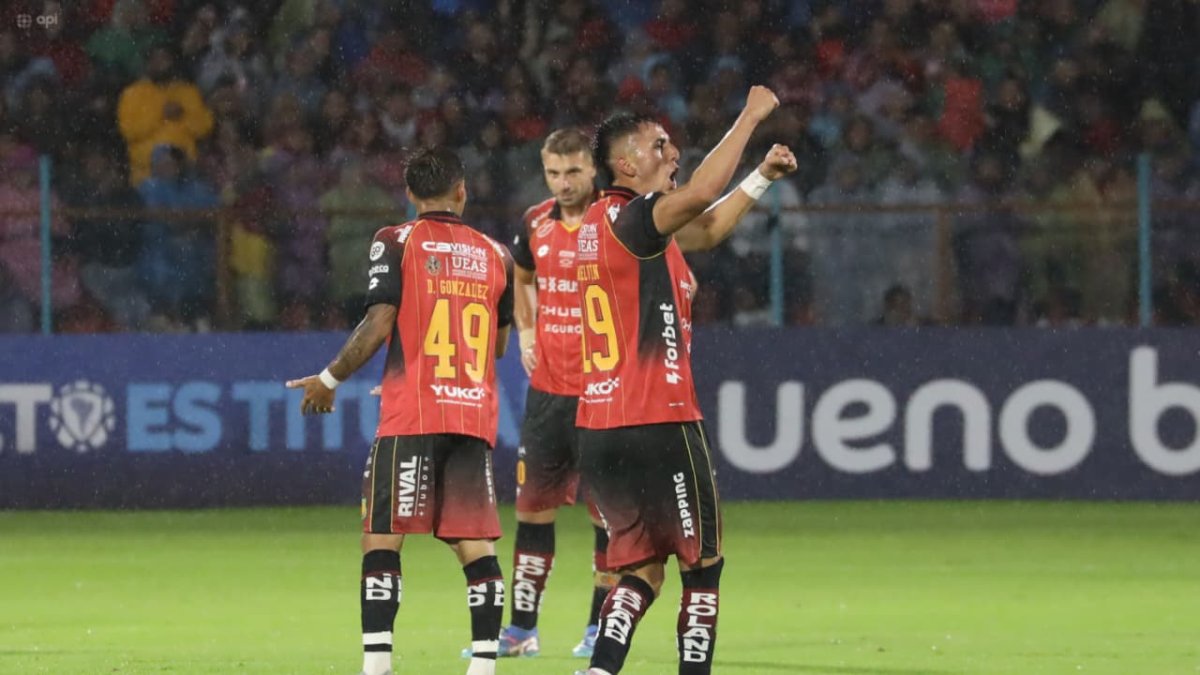 Melvin Díaz abrió la cuenta en el Alejandro Serrano Aguilar.