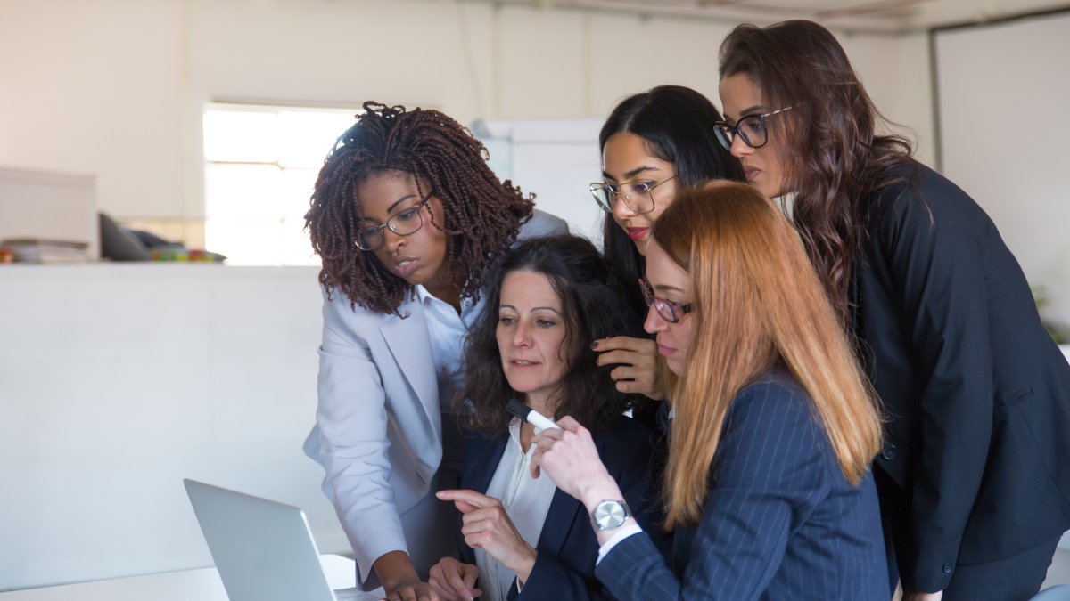 La ley reformó el Código del Trabajo, incorporó incentivos tributarios, estableció obligaciones concretas para las empresas.