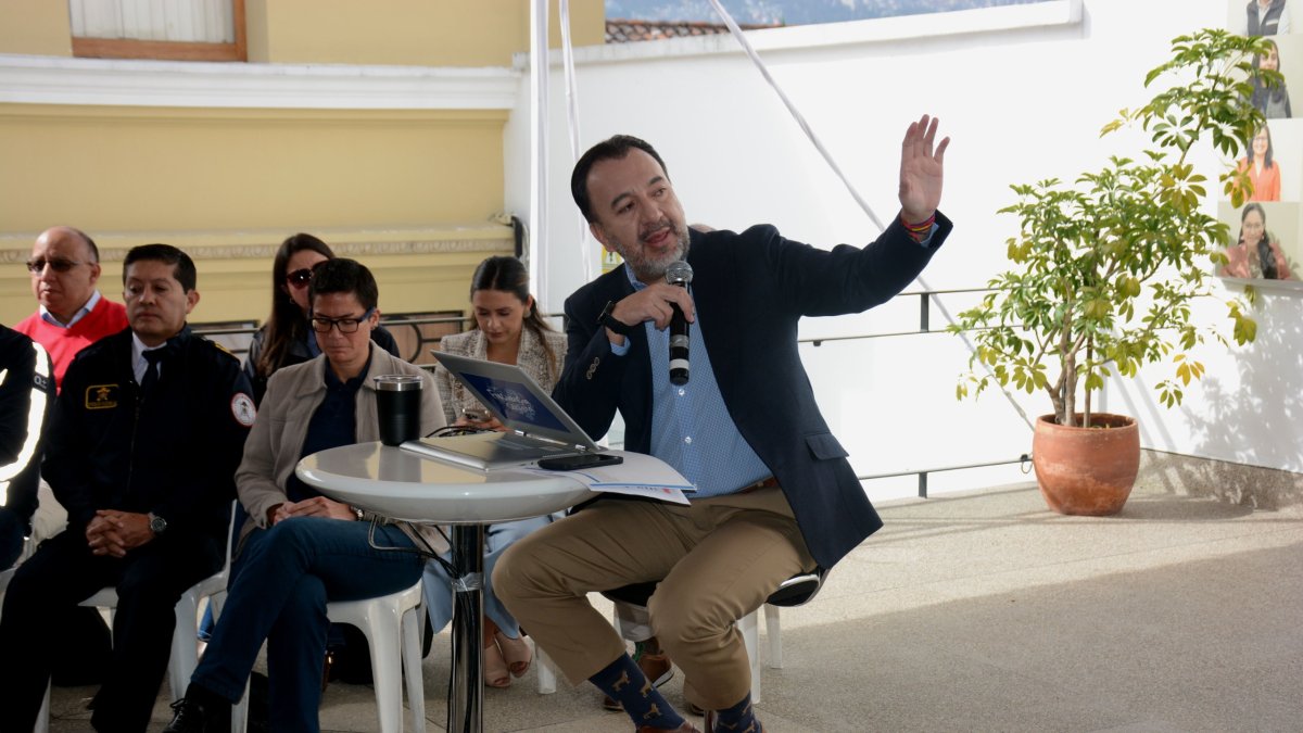 Pabel Muñoz se pronunció sobre la reforma al Cootad aprobada en la Asamblea.