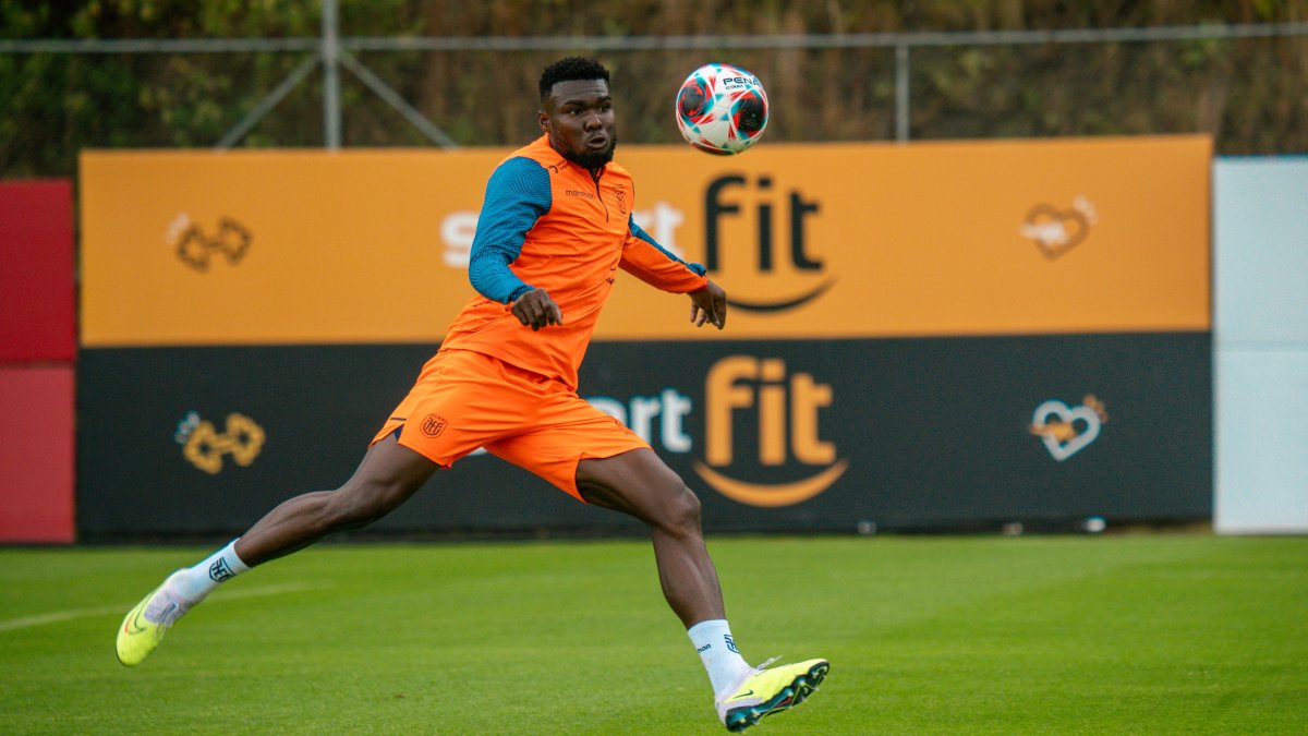 Jordy Caicedo, delantero ecuatoriano que en la actualidad juega para el Huracán de Argentina.